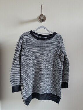 GAP Maternity Knit Side-Zip Nursing Crewneck Sweater Womens Size Large